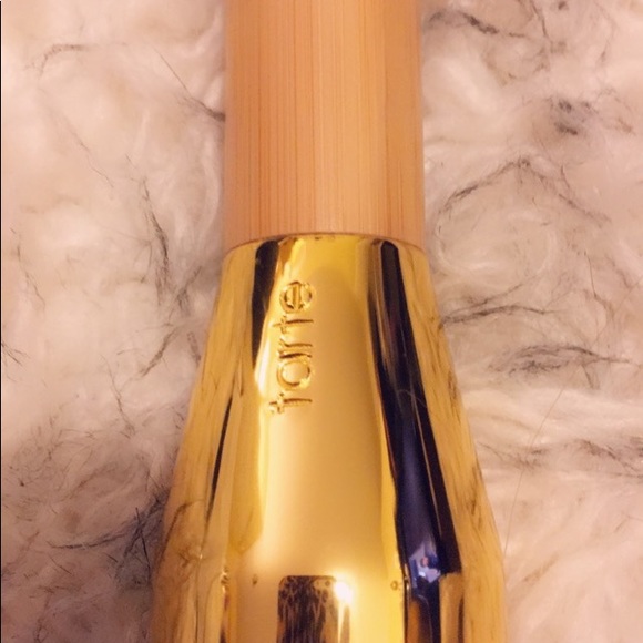 TARTE Powder Player Bamboo Pressed Powder Brush - Picture 4 of 8